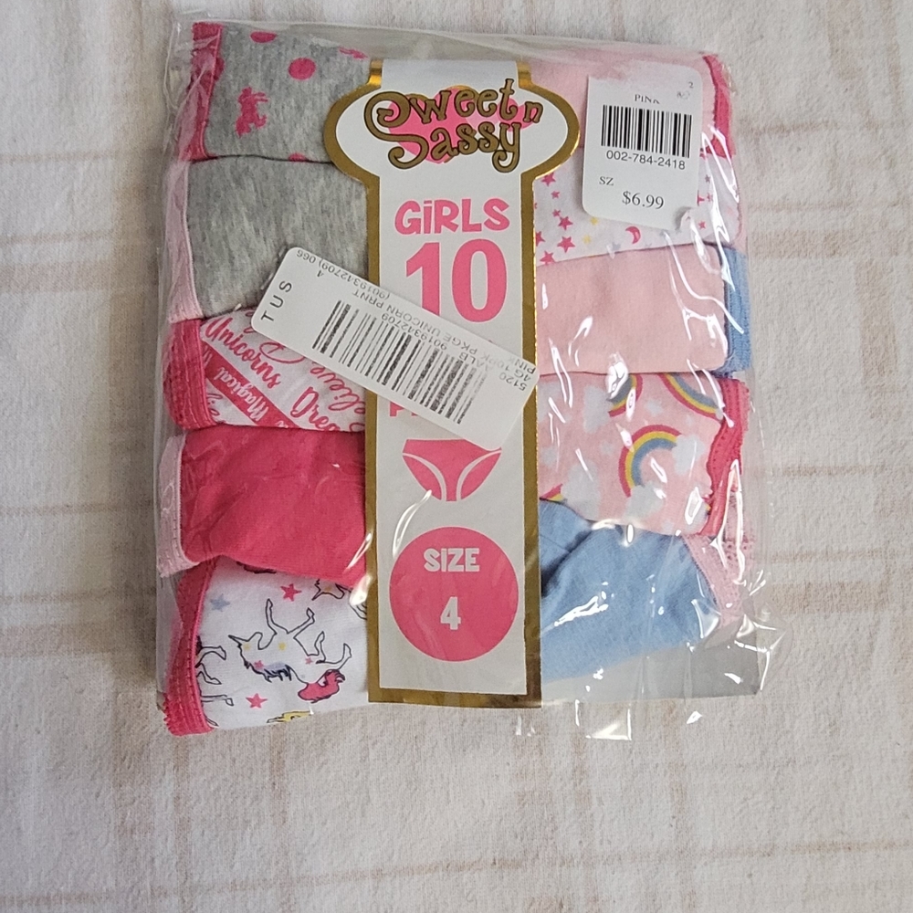 Sweet n sassy. 10 pack unicorn print. Pink size for